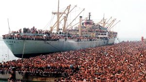 Lo sbarco della nave Vlora