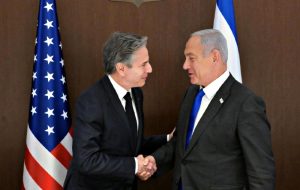 Antony Blinken e Benjamin Netanyahu