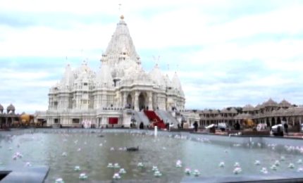 Inaugurato in New Jersey il più grande tempio indù fuori dall'India