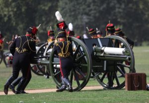 A Londra 41 colpi di cannone per il compleanno di Carlo III