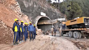 Sono vivi i 40 lavoratori bloccati in un tunnel in India-min