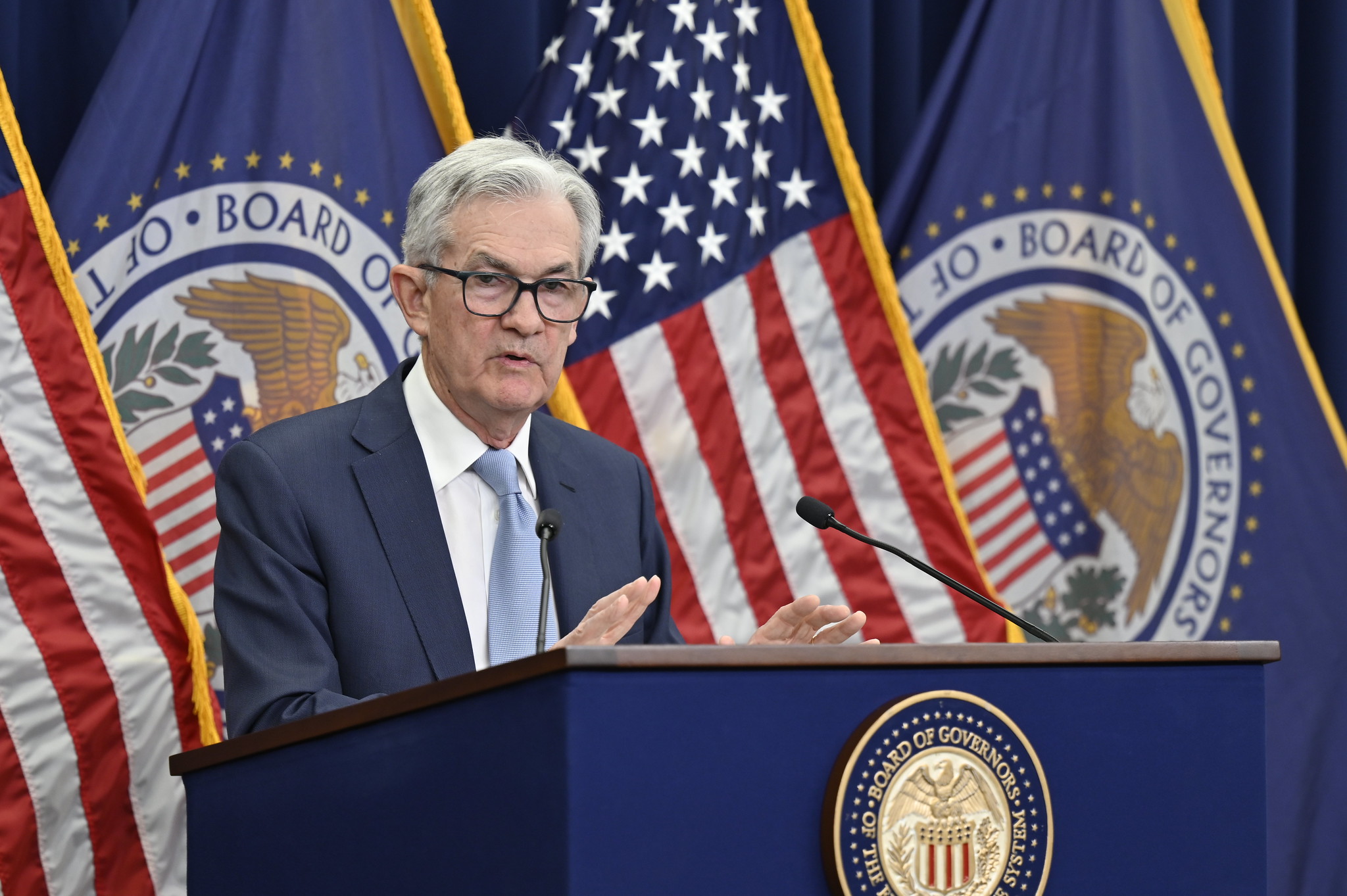 La Fed mantiene i tassi invariati. Powell: “Siamo al picco per questo ciclo restrittivo”