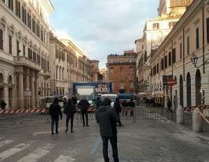 matteo-salvini-piazza-santi-apostoli