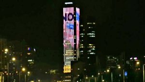 A Bogotà la Colpatria Tower illuminata in onore di Gabriel Garcia Marquez_cleanup