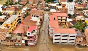 Alluvioni in Bolivia, strade allagate e sepolte sotto il fango