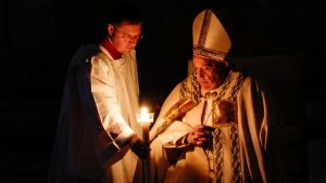 papa-francesco-presiede-la-veglia-pasquale-nella-basilica-di-san-pietro-