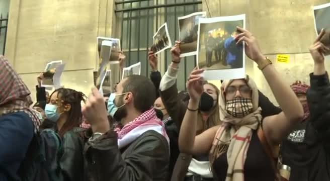 Anche-a-Sciences-Po-a-Parigi-continuano-le-proteste-filopalestinesi