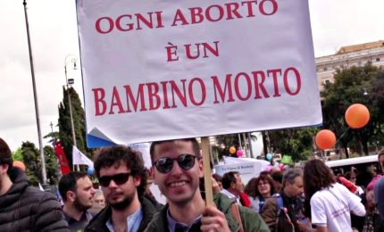 Aborto, volontari antiabortisti in consultori: la norma è legge