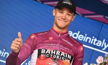Giro d'Italia, ad Andora vince Milan. Pogacar sempre in rosa