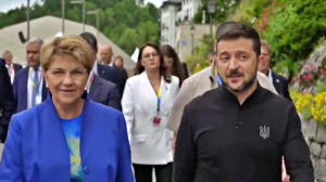 La presidente della Confederazione svizzera Viola Amherd e Il presidente ucraino Volodymyr Zelensky