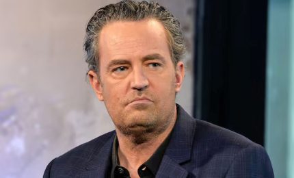 Los Angeles, 5 indagati per morte di Matthew Perry di "Friends"