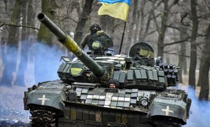 Kiev avanza a Kursk. Mosca: "Il collasso del regime ucraino è imminente"