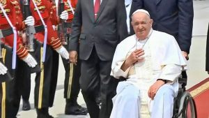 Il-Papa-e-arrivato-in-Papua-Nuova-Guinea-Seconda-tappa