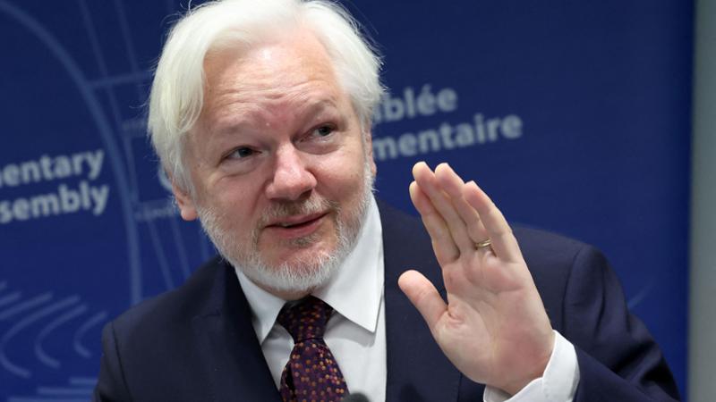 Assange: oggi sono libero perché colpevole di aver fatto giornalismo