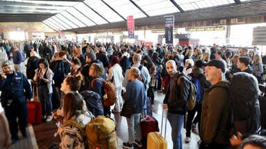 Caos sui binari: guasto a una cabina elettrica paralizza il trasporto ferroviario in Italia