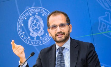 Opposizioni chiedono dimissioni Gemmato, Meloni-Fdi lo difendono