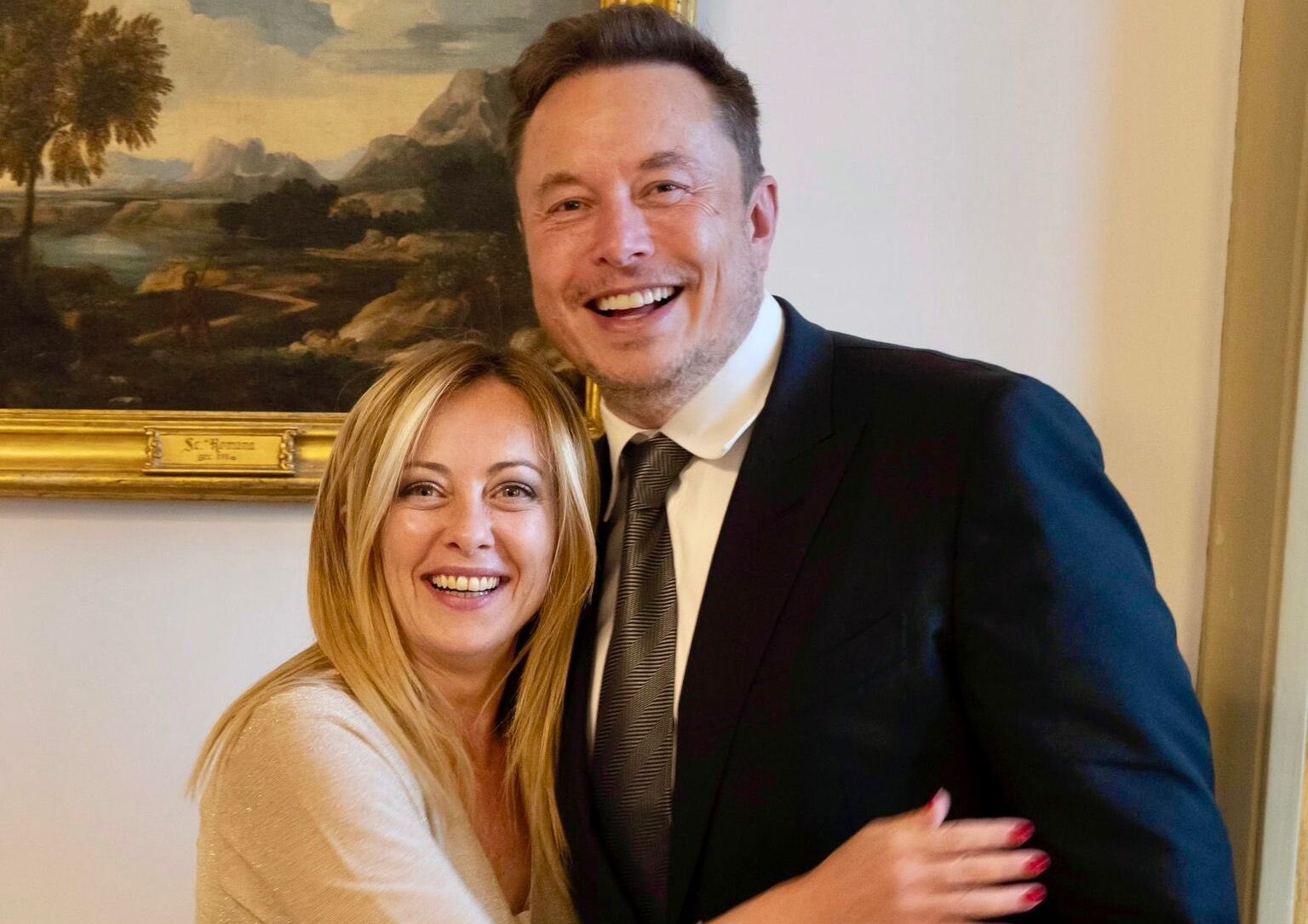 Telefonata tra Meloni e Musk: colloquio cordiale tra polemiche e rispetto