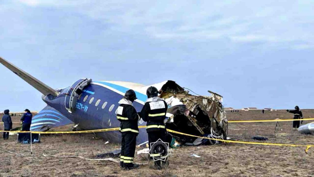 precipita aereo di Azerbaijan Airlinesok