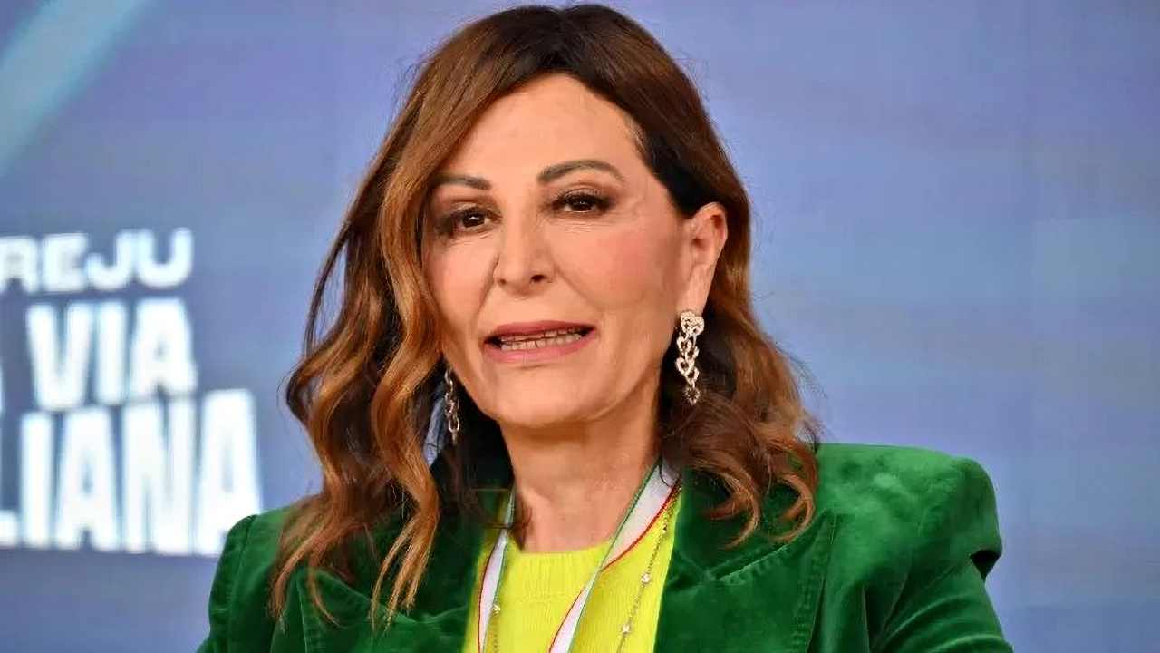 Santanchè in bilico, Meloni tace. Pressing per le dimissioni della ministra