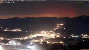 L'aurora boreale vista da Plan de Corones, l'immagine è stata postata dal meteorologo della Provinci