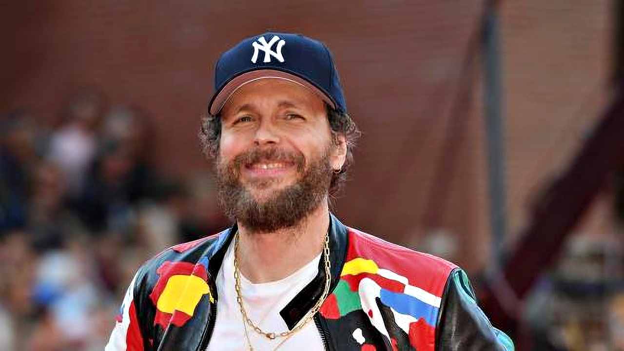 Jovanotti, primo super ospite di Sanremo 2025: “Sono onorato per questo invito”