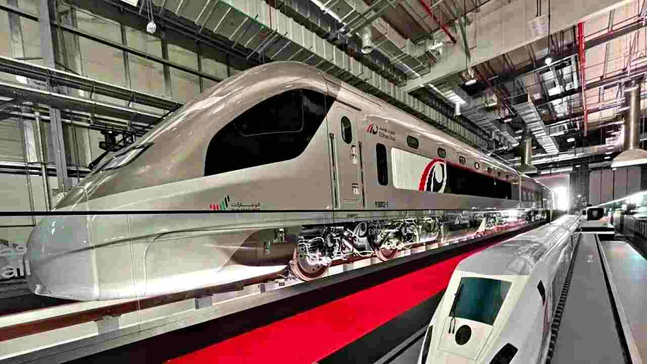 Treno ad alta velocità collegherà Abu Dhabi a Dubai: 150 km in 30 minuti