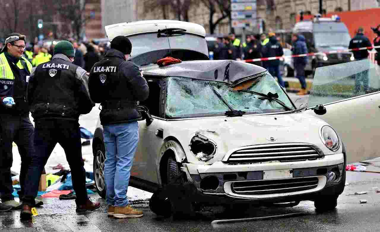 Auto sulla folla a Monaco, potrebbero esserci “motivazioni islamiste”