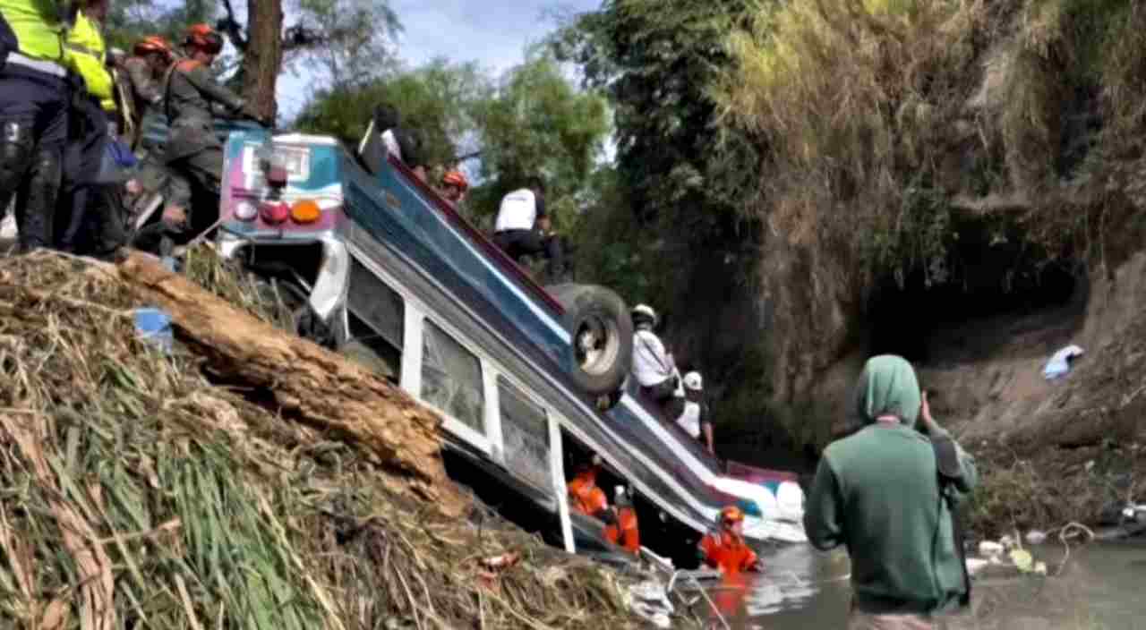 Tragedia in Guatemala: 51 morti in un incidente stradale, dichiarato il lutto nazionale