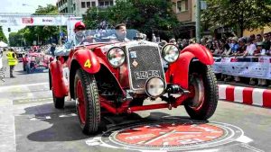 una-delle-auto-storiche-della-mille-miglia1