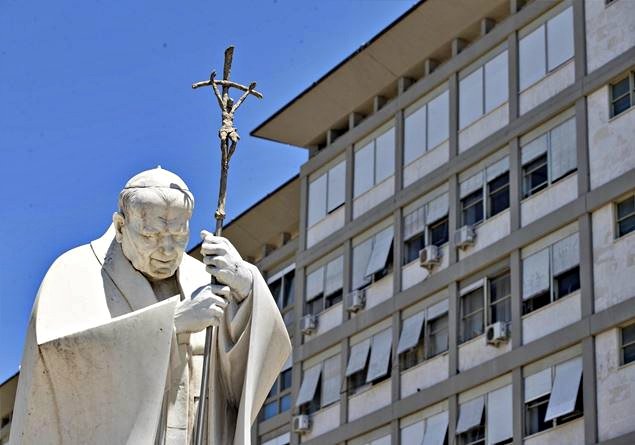 Il Papa al Gemelli: progressi graduali e nomine apostoliche